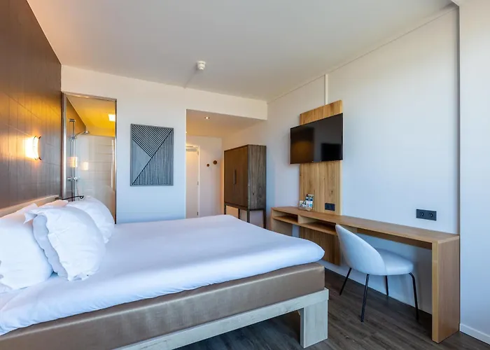 De Baak Seaside מלון 3*